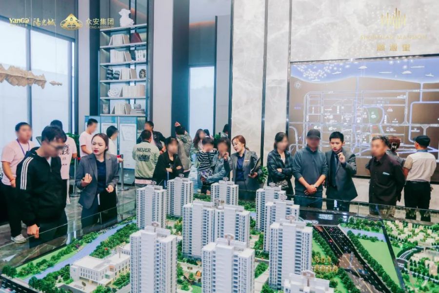 1632914745590107umLV.jpg 644.jpg